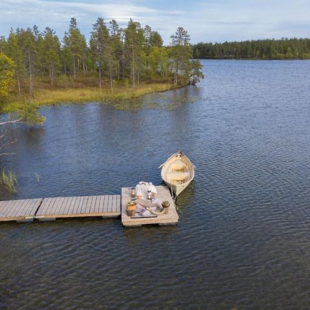 Moekki - The White Blue Wilderness Lodge Инари Экстерьер фото